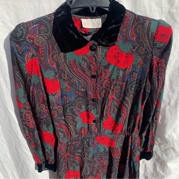 Vintage Plaid Paisley Rose Green and Red Maxi Dress with Velvet Cuffs and Collar - Picture 2 of 9